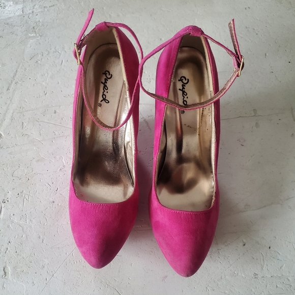 Qupid Pulse 02 Fuchsia Suede Pointy Toe Platform Wedges - Picture 4 of 5